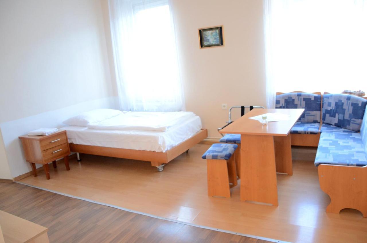 Penzion Mlynicky Dvur Červená Voda Exterior foto